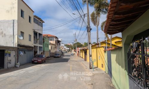 Casa no Centro com Garagem (1)