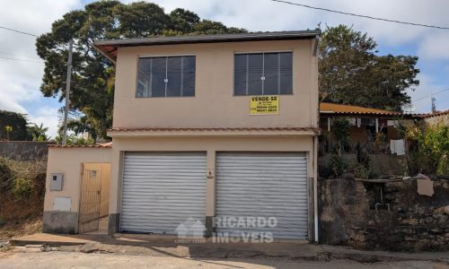 Casa no Centro com Garagem (2)