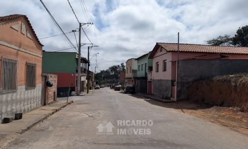 Casa no Centro com Garagem (6)